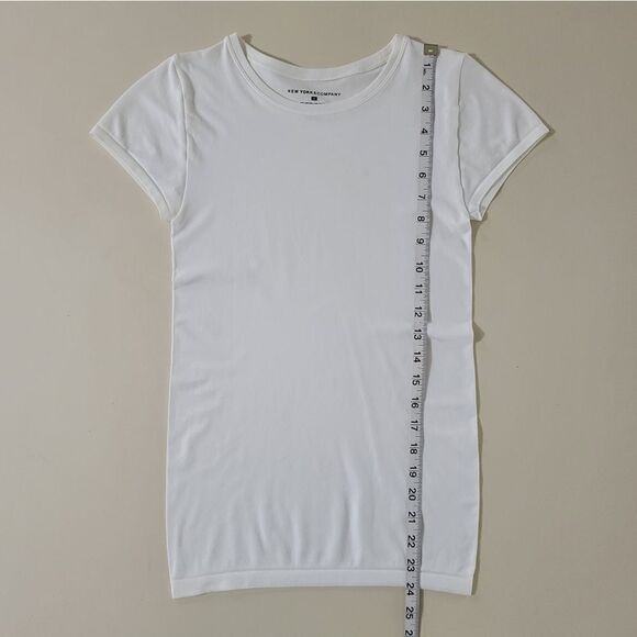 New York & Company Women's White Crewneck Pullover Short Sleeve Top - Picture 8 of 14